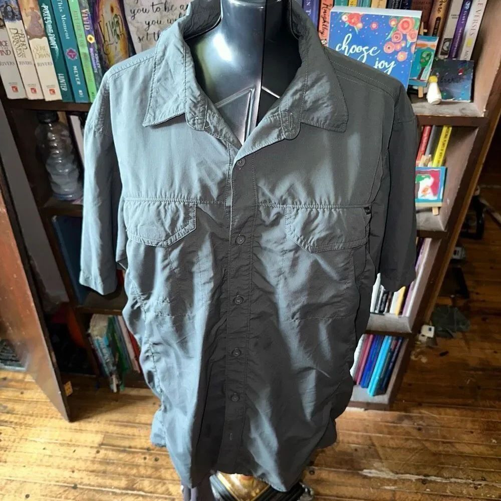 Columbia gray gorpcore Omni-shade sun protection shirt